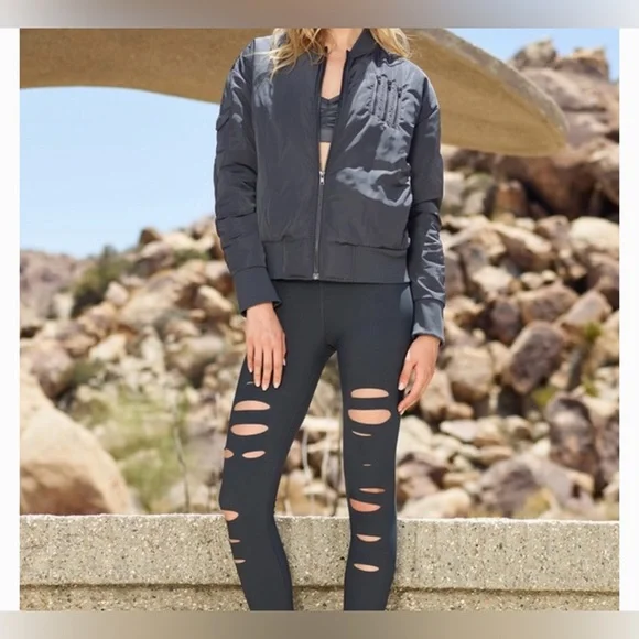 ALO Yoga Squad Jacket (Grey)
Bomber jacket
Fits like a medium - Picture 3 of 9